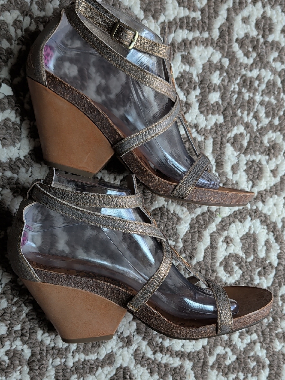 OTBT Women's Lubbock Leather Wedge Sandal - Picture 4 of 9